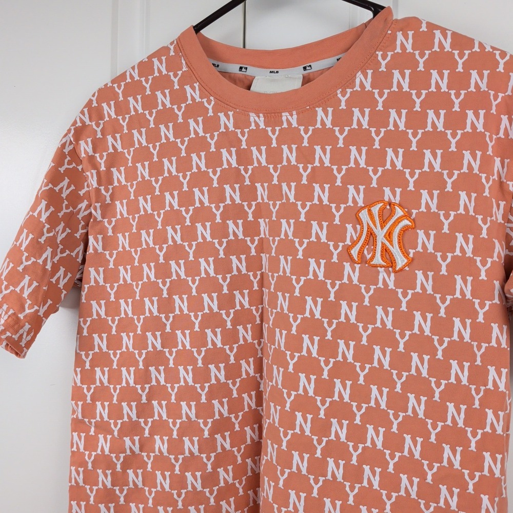 MLB New York Yankees Monogram T-Shirt Salmon Orange Mens Medium All Over Print